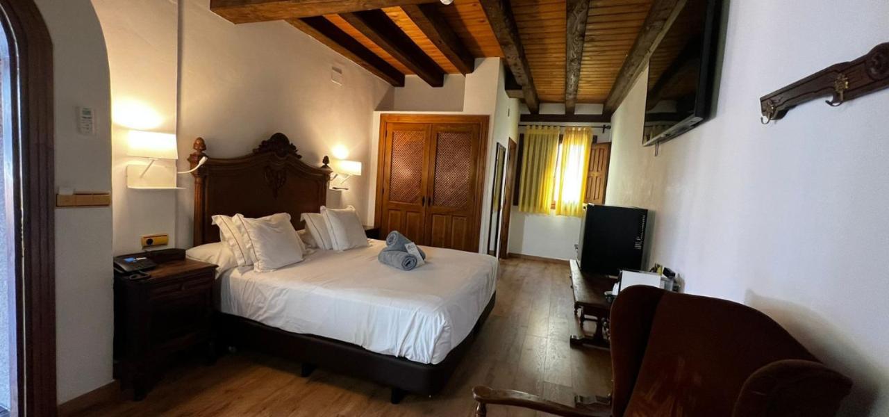 Hospedium Hotel Rural Abadia De Yuste Cuacos De Yuste Extérieur photo